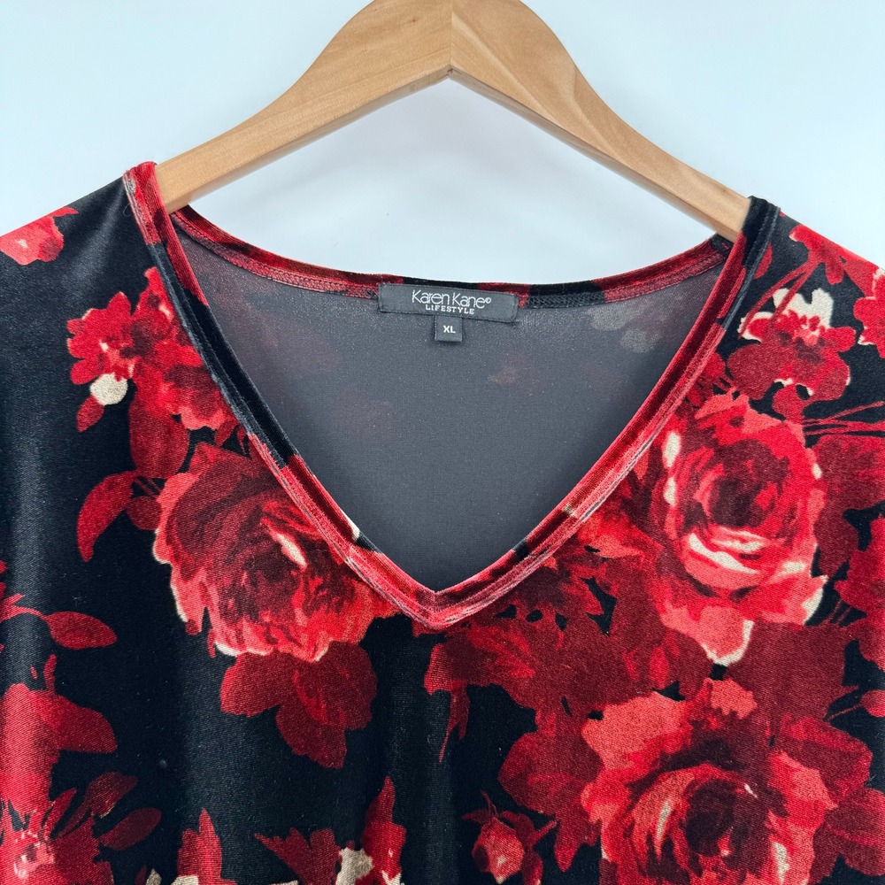 Karen Kane Y2K Long Sleeve Black/Red V-Neck Rose Velour Top Women's Sz XL - Picture 2 of 11